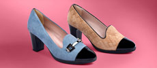 zapatos de ante azul cielo y beige tierra con punteras de charol