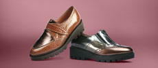 zapatos con pieles coco y tonos metalizados con plantilla extraíble